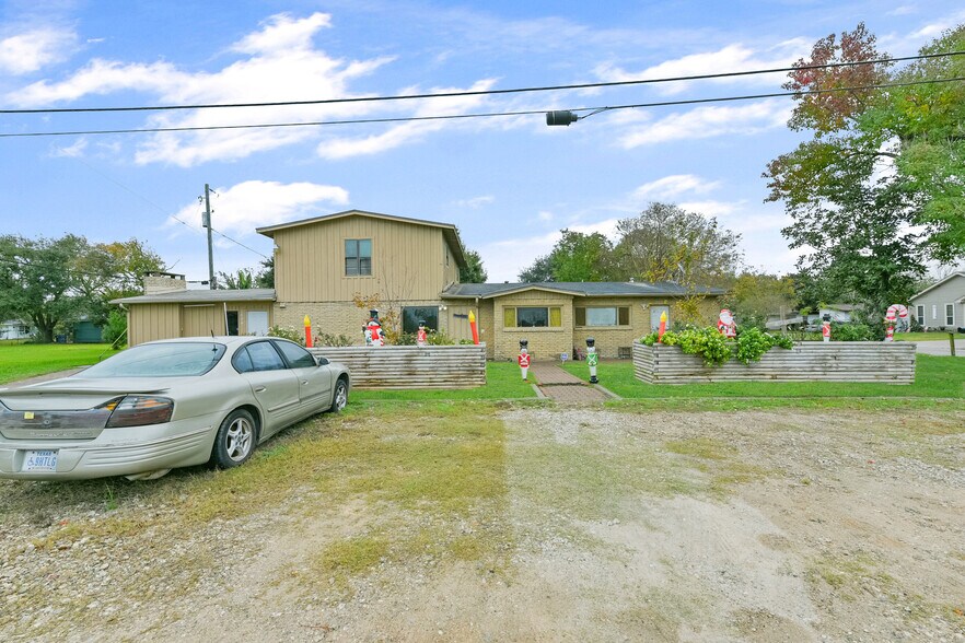 More Photos Of 1804 36th St N, Texas City Multifamily For Sale