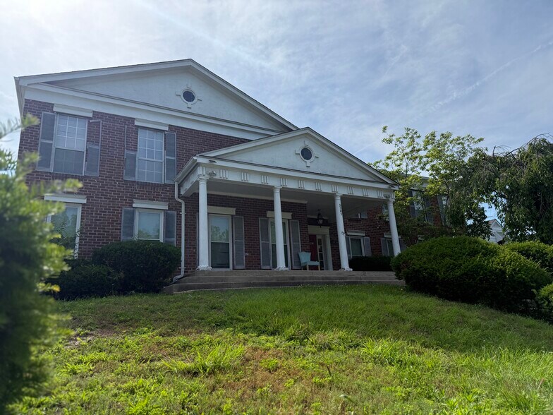 More Photos Of 3303 Riverside Dr, Dayton Apartments For Sale