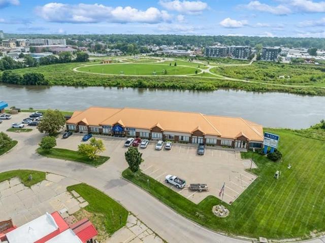 More Photos Of 24 Sturgis Corner Dr, Iowa City Storefront Retail Office For Sale