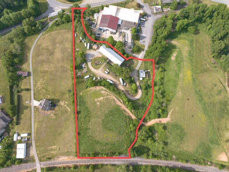 More Photos Of 94 Providence Pl, Waynesville Storefront Retail Office For Sale