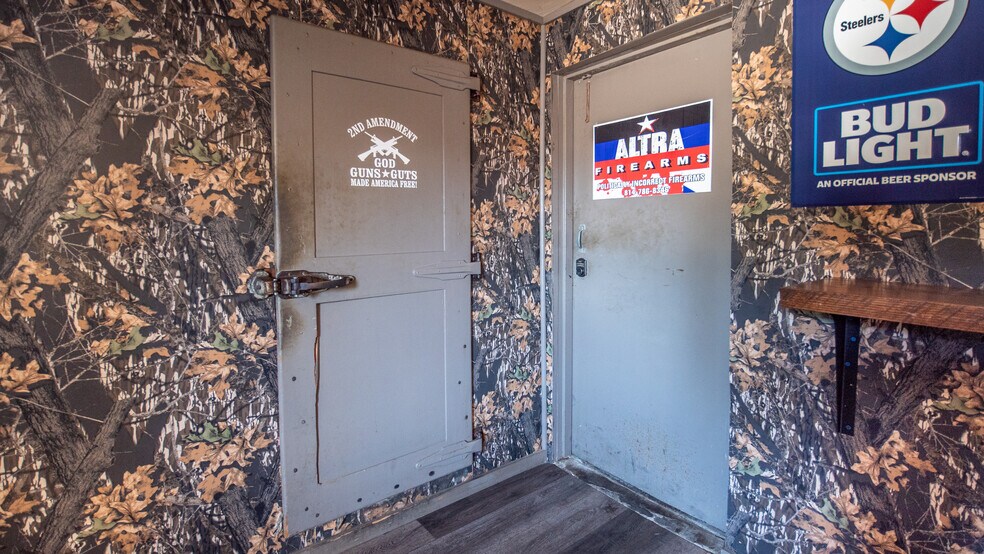 More Photos Of 2862 Route 38, Emlenton Bar For Sale