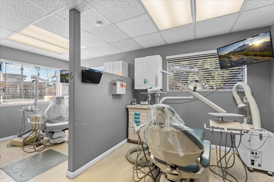 More Photos Of 1020 E Florida Ave, Hemet Freestanding For Sale