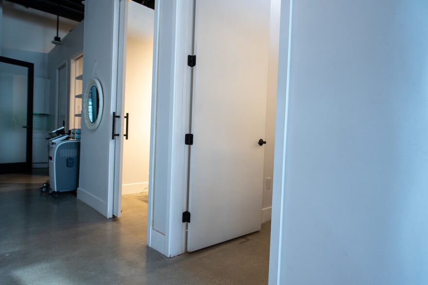 More Photos Of 421 N Rodeo Dr, Beverly Hills General Retail For Lease