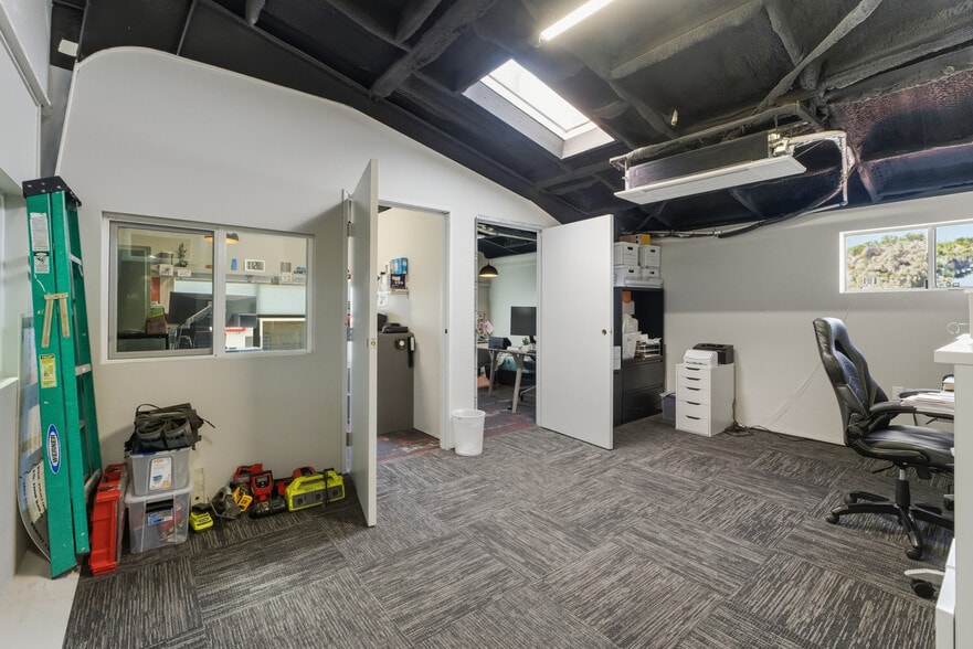 More Photos Of 3468 Hancock St, San Diego Warehouse For Sale