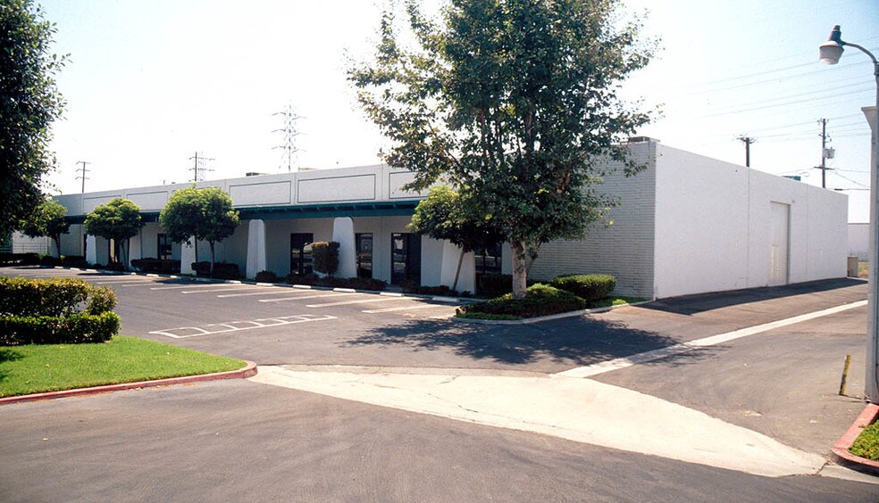 More Photos Of 1598 S Anaheim Blvd, Anaheim Manufacturing For Lease