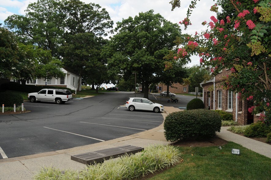 More Photos Of 11700-11706 Bowman Green Dr, Reston Office For Lease