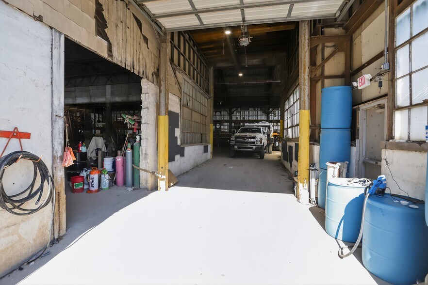 More Photos Of 935 W 6th St, Lansdale Industrial For Sale