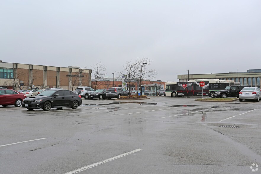 More Photos Of 221 Glendale Ave, St Catharines Freestanding For Lease