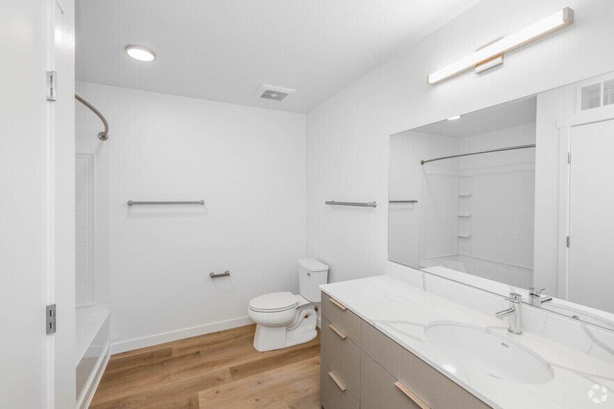 More Photos Of 631 SW 150th St, Burien Apartments For Lease