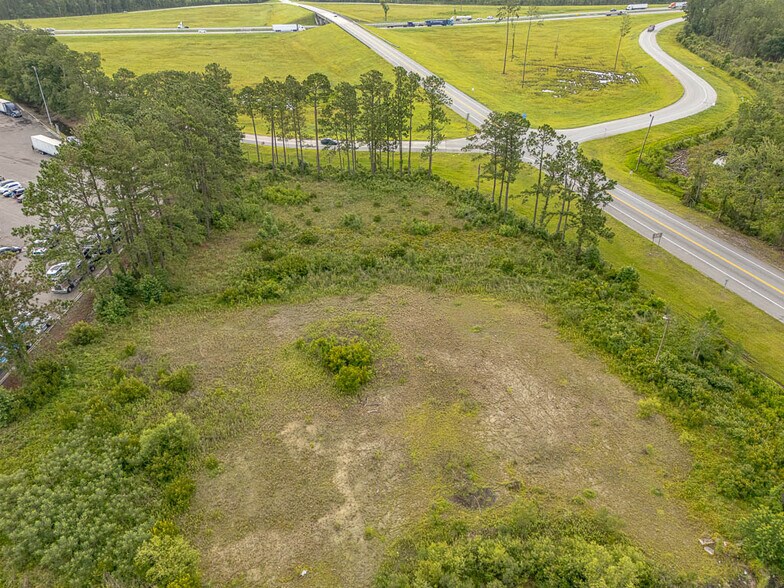 More Photos Of 2100 E 10th St, Woodbine Land For Sale