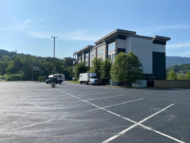 More Photos Of 321 Brown's Ferry Rd, Chattanooga General Retail For Lease