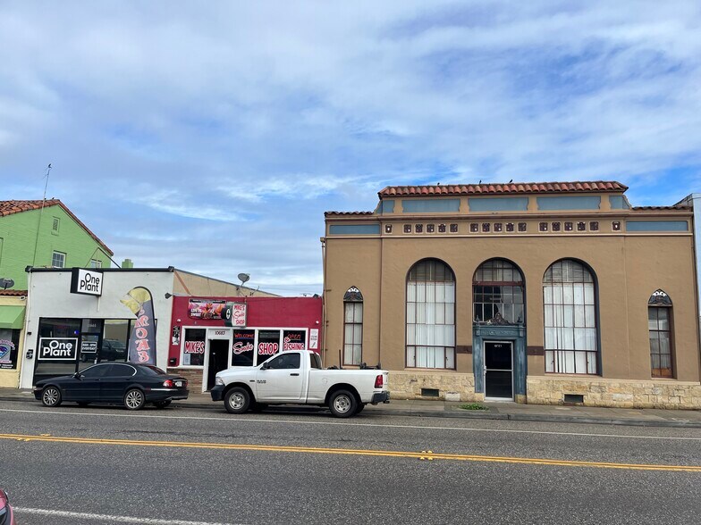 Primary Photo Of 10685 Merritt St, Castroville Storefront Retail Office For Sale