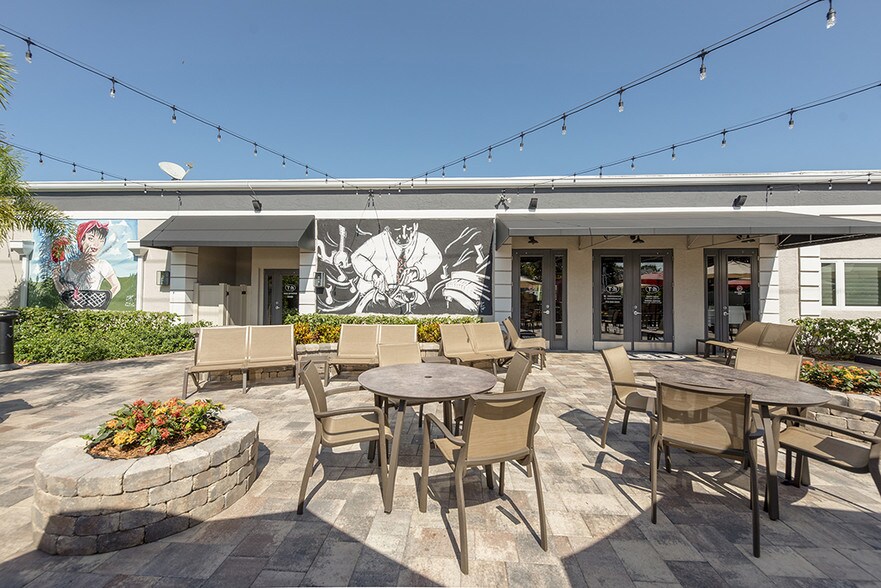 More Photos Of 514 NW Dixie Hwy, Stuart Restaurant For Sale