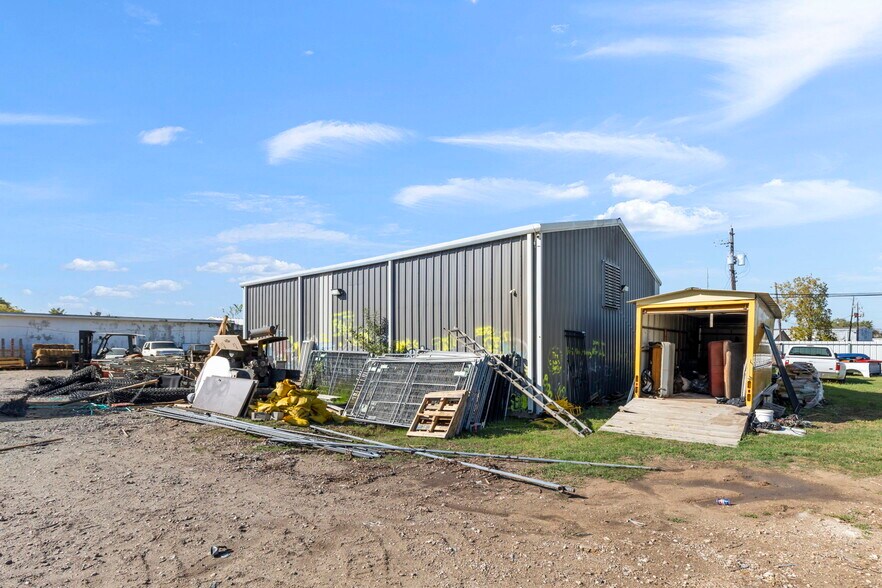 More Photos Of 4107 Weslow St, Houston Warehouse For Sale