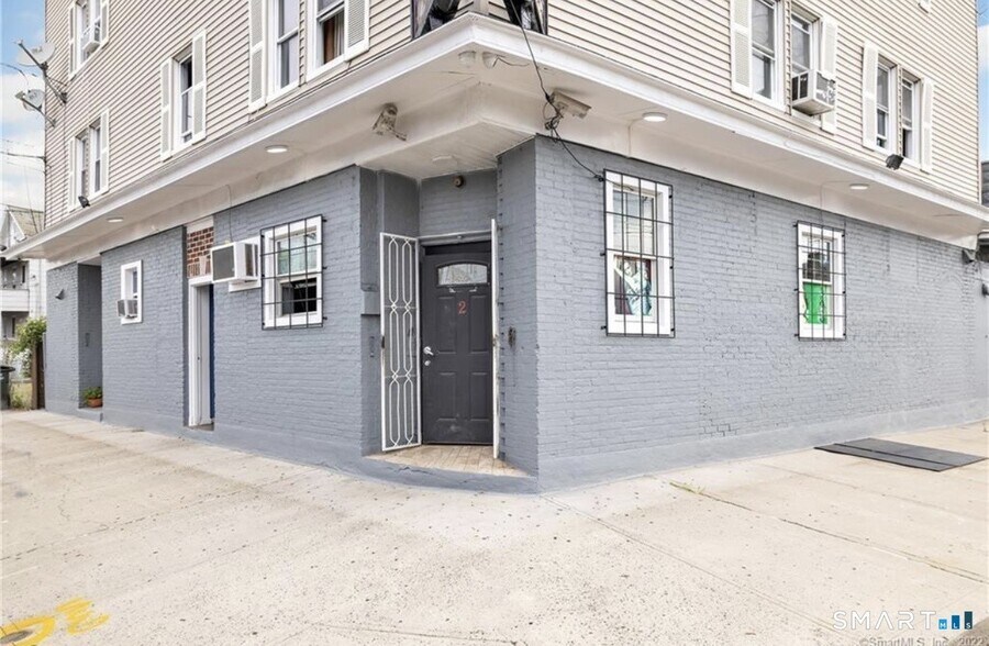 More Photos Of 2 West Ave, Bridgeport Storefront Retail Residential For Lease