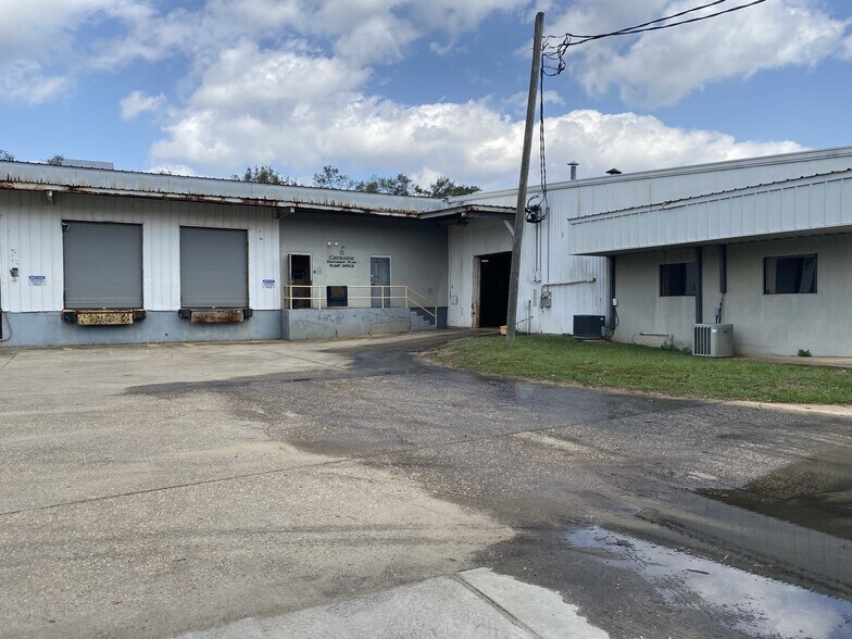 More Photos Of 410 Washington St, Cantonment Manufacturing For Lease