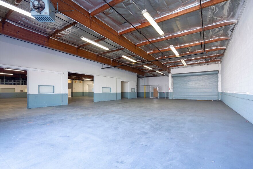 More Photos Of 2205-2215 W El Segundo Blvd, Hawthorne Warehouse For Lease