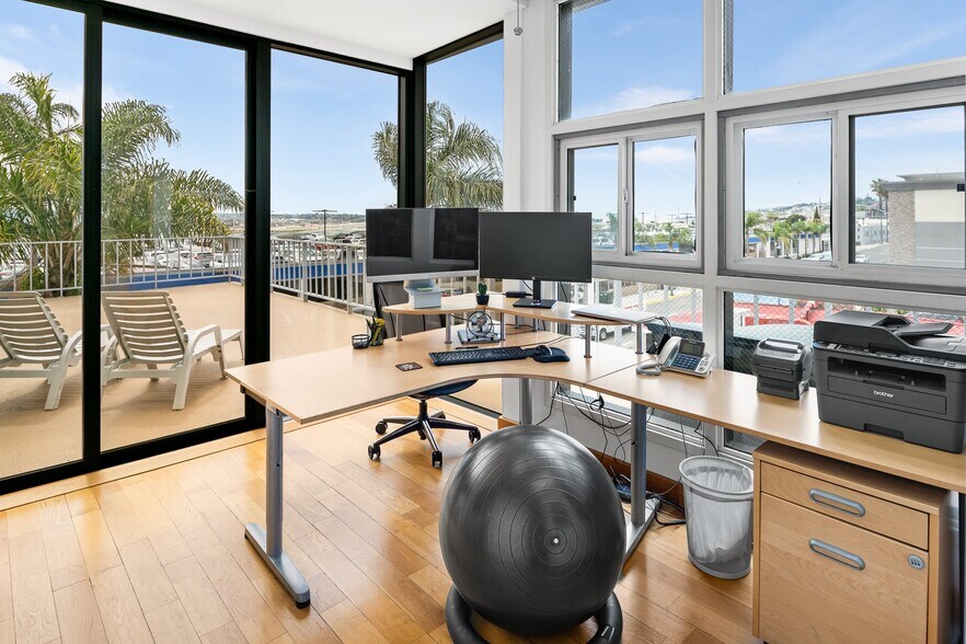 More Photos Of 2535 Kettner Blvd, San Diego Office Residential For Sale