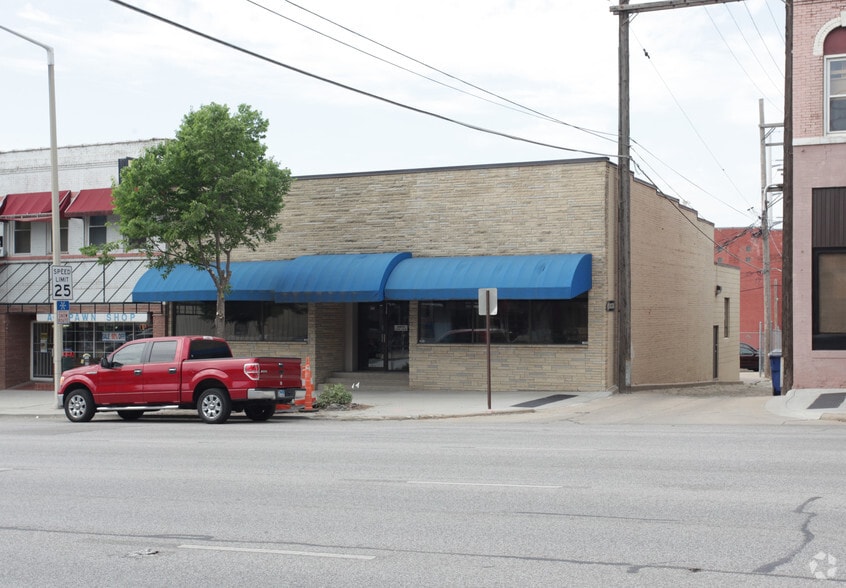 Primary Photo Of 125 S 9th St, Lincoln Medical For Lease