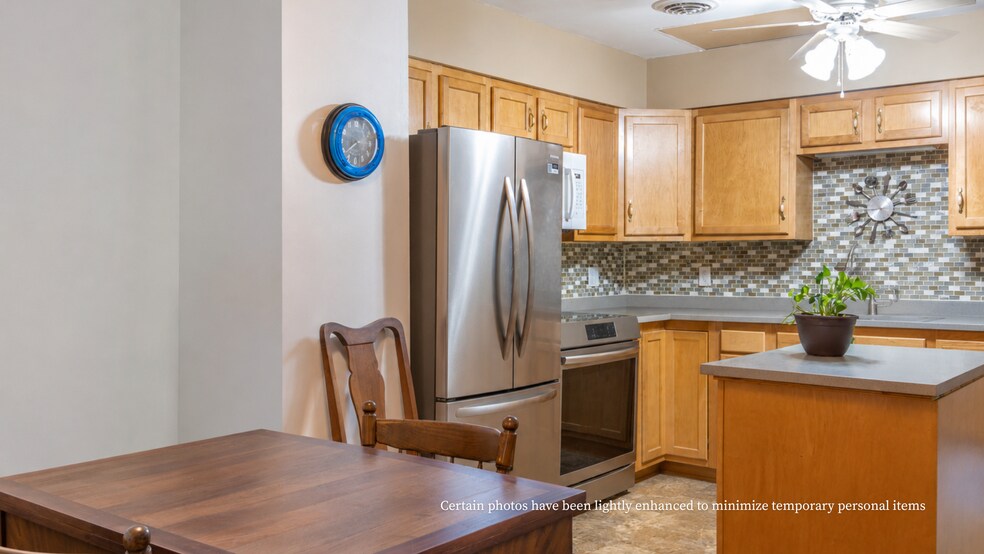 More Photos Of 113 Pine River St, Redgranite Service Station For Sale