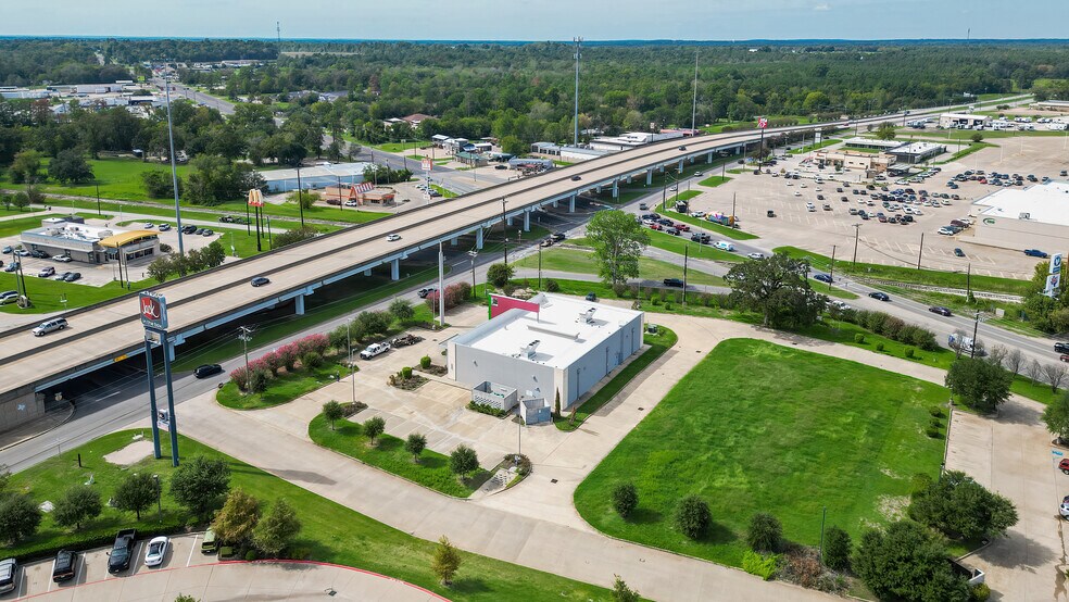 More Photos Of 101 S John Redditt Dr, Lufkin Medical For Sale