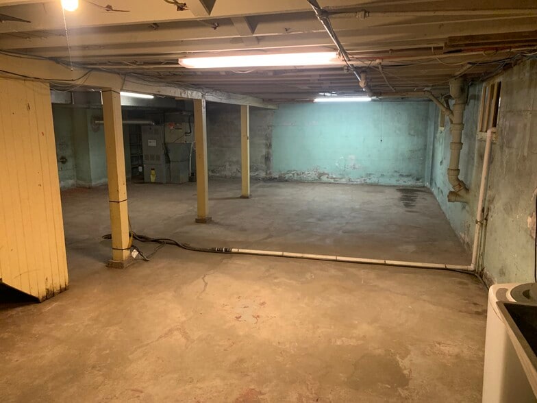 More Photos Of 12360 SW Main St, Tigard Freestanding For Lease