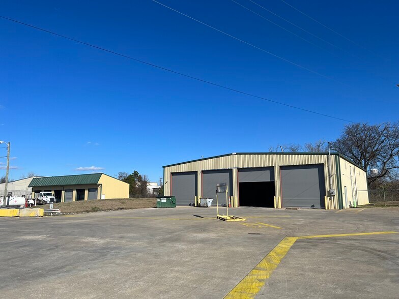 More Photos Of 7140 Centennial Pl, Nashville Distribution For Lease