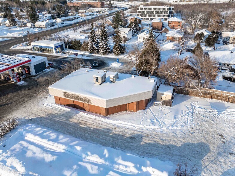 More Photos Of 1181 Notre Dame Av, Sudbury Restaurant For Lease