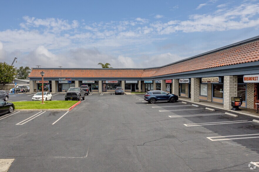 More Photos Of 6011-6033 Warner Ave, Huntington Beach Unknown For Lease