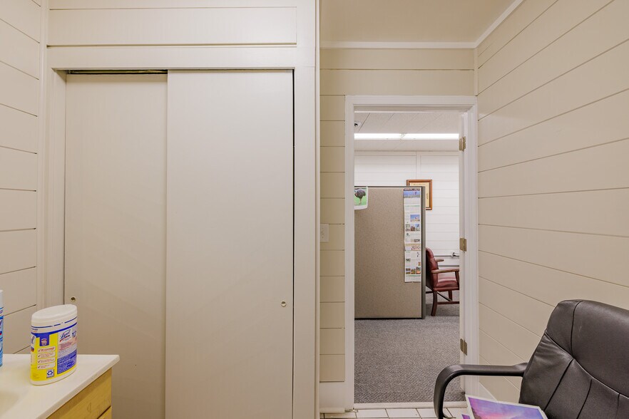 More Photos Of 218 Gay St, Erwin Loft Creative Space For Sale