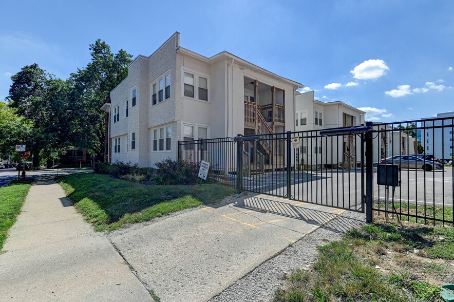 More Photos Of 1800-1816 W 41st St, Kansas City Apartments For Sale