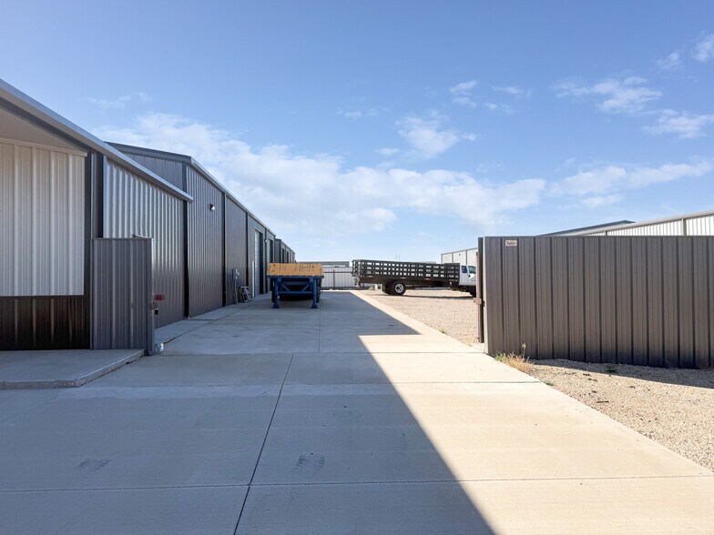 More Photos Of 6622 Winfield Ave, Lubbock Warehouse For Lease