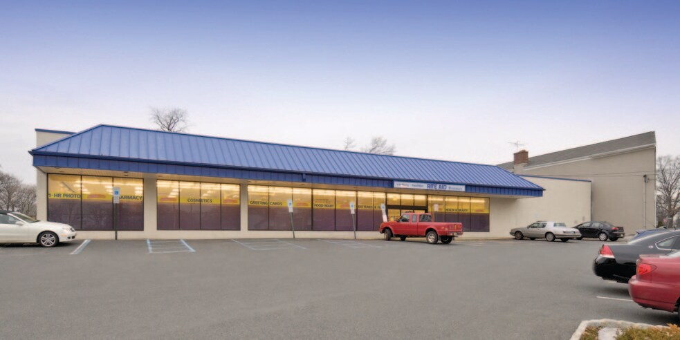 More Photos Of 60 Franklin Tpke, Waldwick Drugstore For Lease