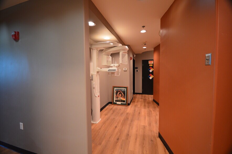 More Photos Of 13575 W Indian School Rd, Litchfield Park Medical For Lease