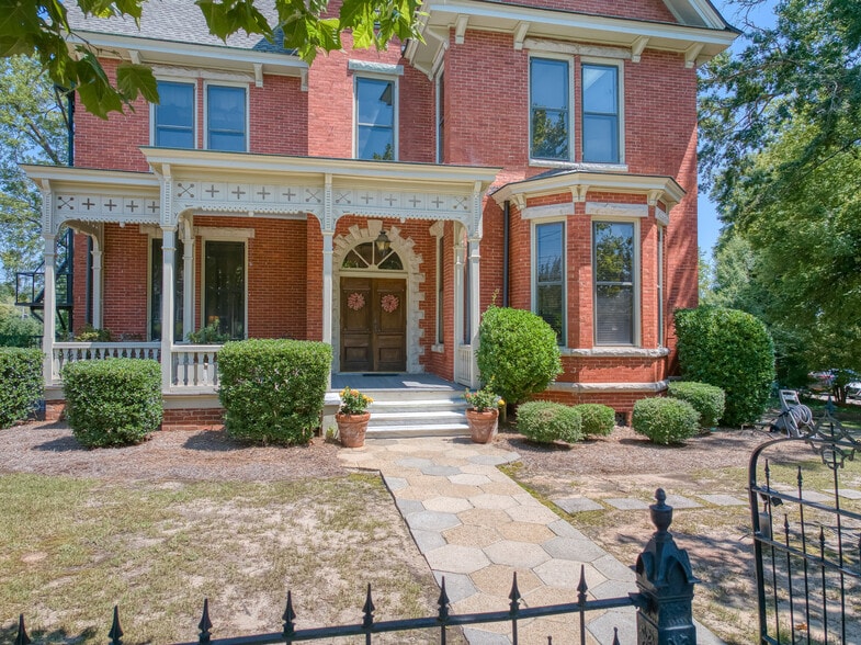 More Photos Of 631 S Hull St, Montgomery Loft Creative Space For Sale