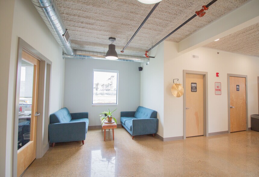 More Photos Of 501 W Willard St, Kalamazoo Office For Lease