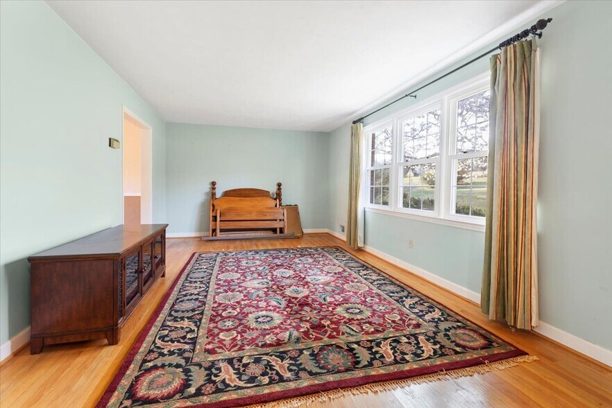 More Photos Of 1356 Coopers Cove Rd, Hardy Specialty For Sale