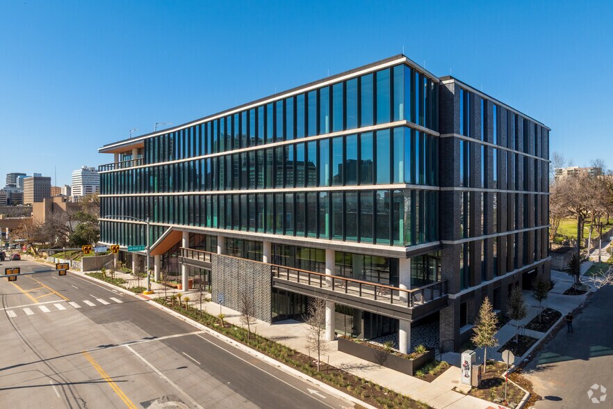 More Photos Of 924 E 7th St, Austin Coworking Space