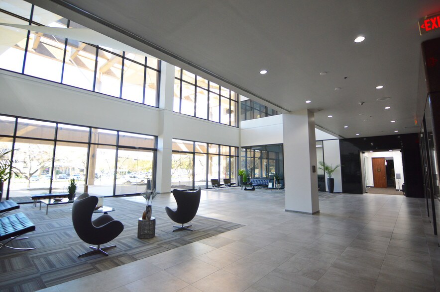 More Photos Of 4040 Broadway St, San Antonio Coworking Space