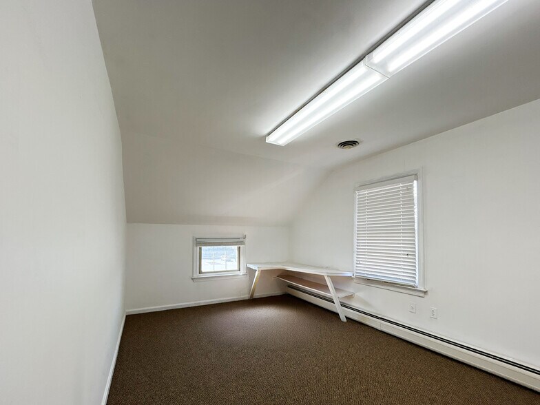 More Photos Of , Gaithersburg Office For Sale