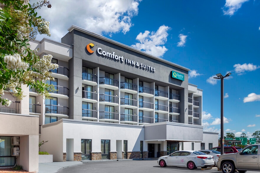 More Photos Of 115 Lake Ave, Spring Lake Hotel For Sale