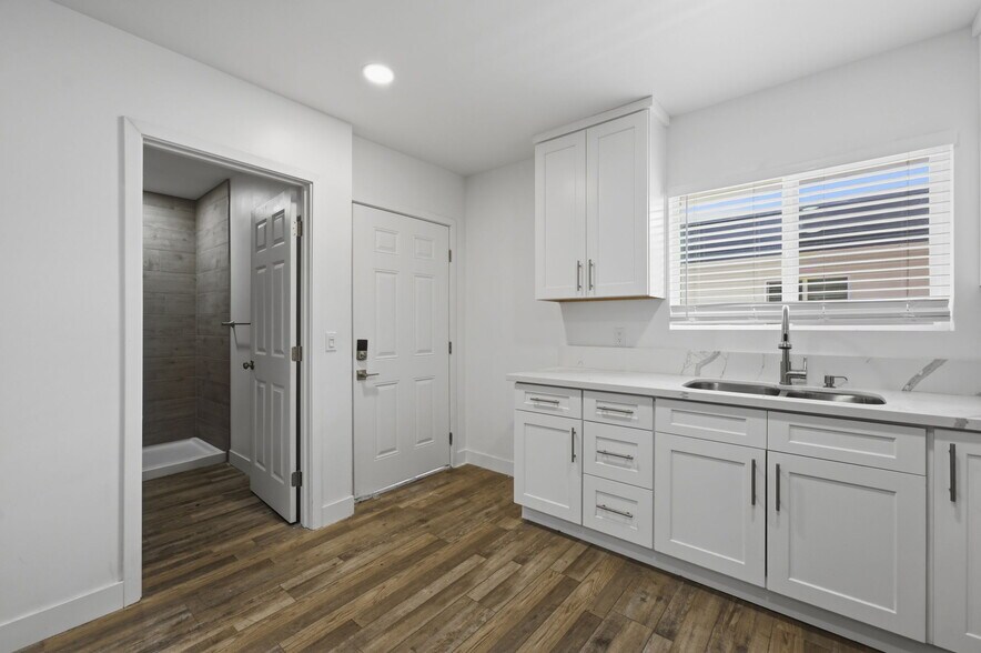 More Photos Of 2005 Highland Ave, National City Apartments For Sale