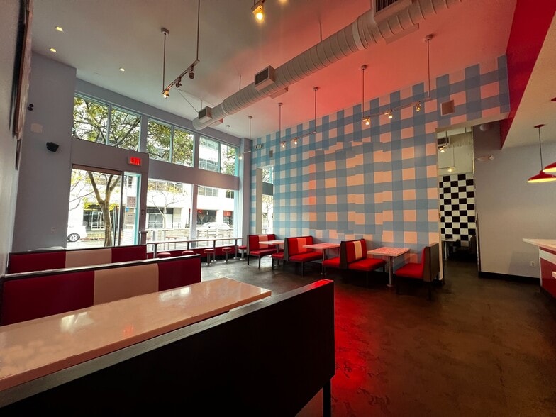 More Photos Of 119-131 Broadway, Santa Monica Office For Lease