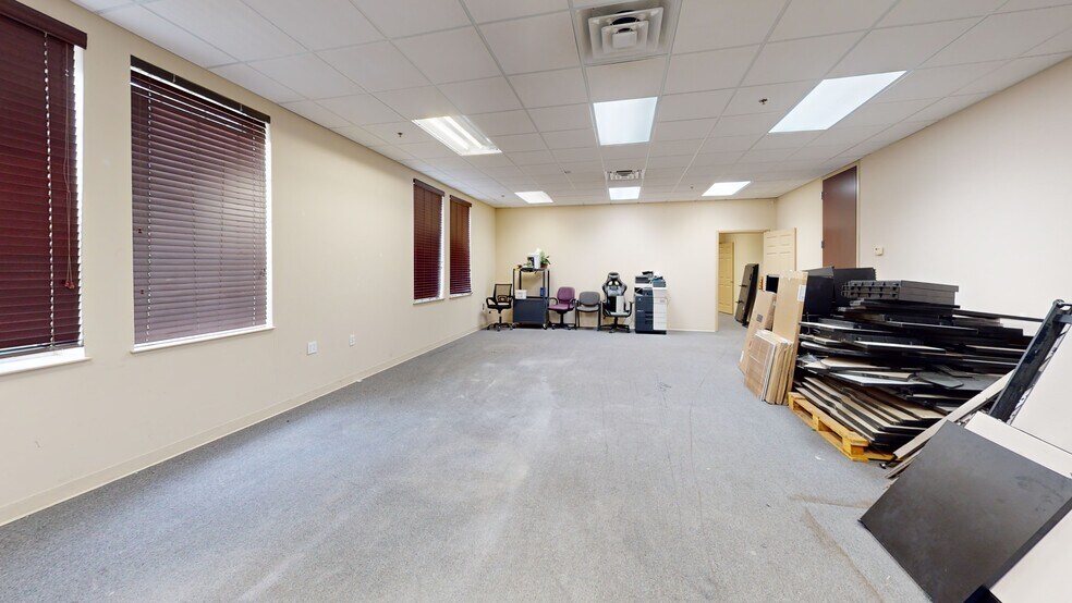 More Photos Of 500 Plantation Park Dr, Loganville Office For Lease