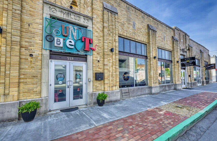 More Photos Of 223 Commerce St, Kingsport Storefront For Sale