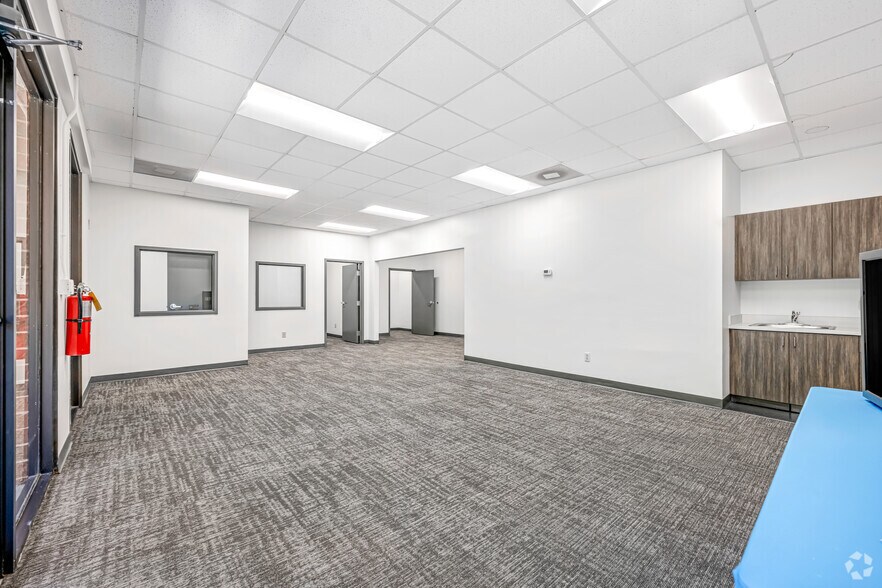 More Photos Of 3097 Presidential Dr, Atlanta Unknown For Lease