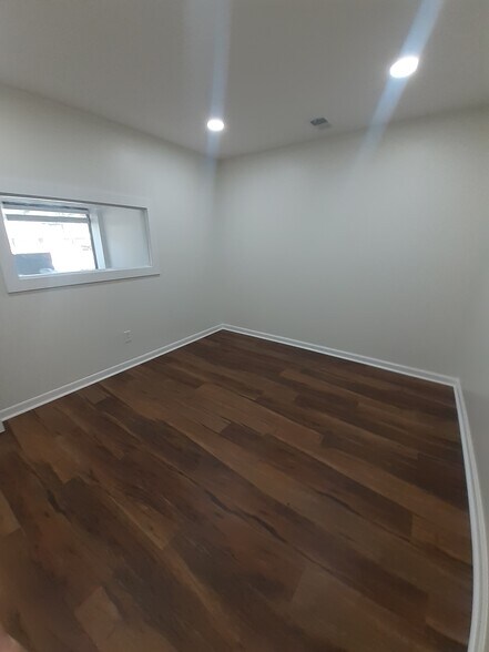 More Photos Of 600 Houze Way, Roswell Medical For Lease
