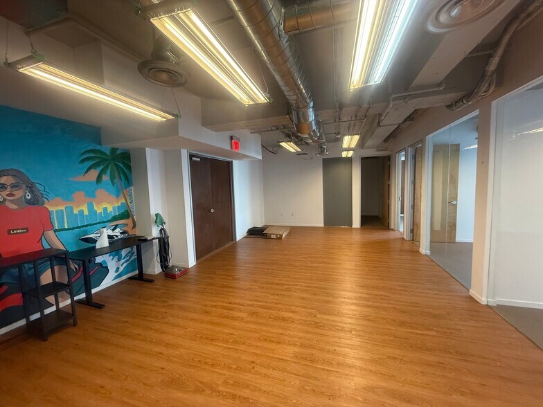 More Photos Of 14 NE 1st Ave, Miami Office For Sale