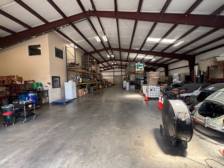 More Photos Of 2220 S Burleson Blvd, Burleson Warehouse For Sale