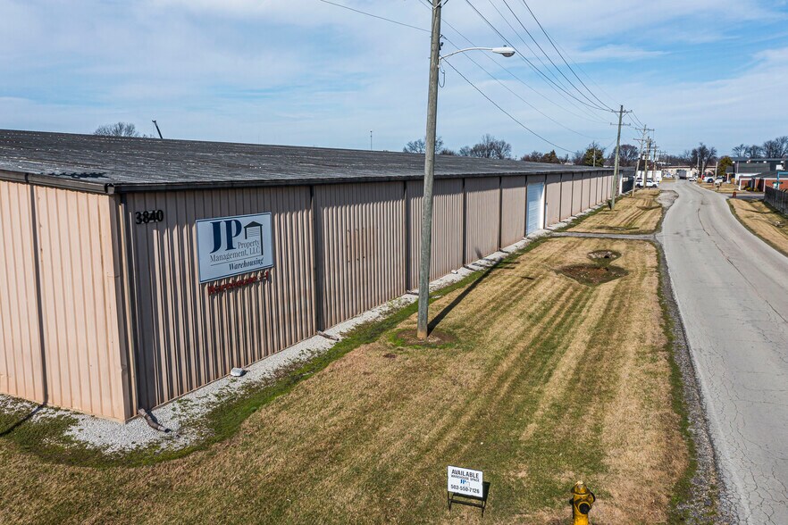 More Photos Of 3840 Fitzgerald Rd, Louisville Warehouse For Lease
